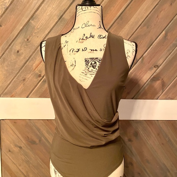 NWT FashionNova Bodysuit - Picture 2 of 4